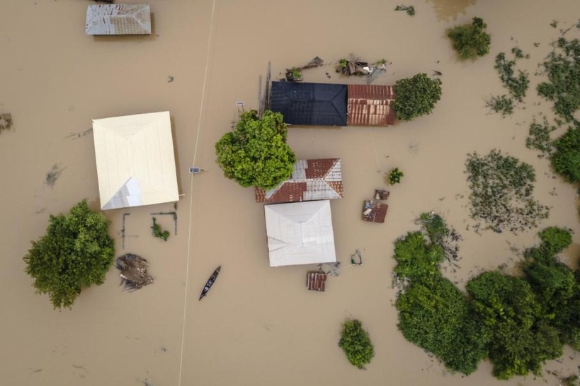 Inondations au Nigeria: le bilan grimpe à 88 morts, les secouristes redoutent davantage de victimes