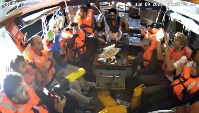Bateau pour Gaza: un des six Français a accepté son expulsion, les autres présentés à un juge